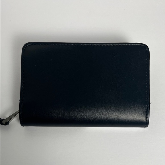 Black and White Yin Yang Wallet - Picture 4 of 10